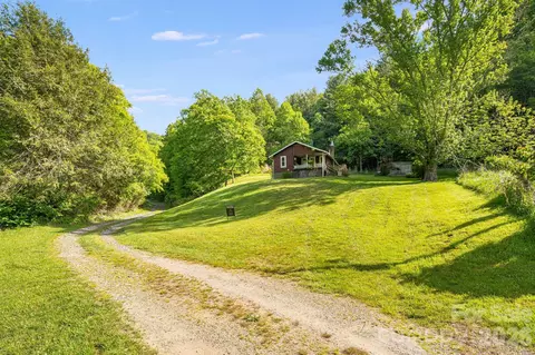 130 Black Crow Rd, Burnsville, NC 28714
