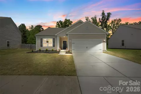 7318 Cuddington Dr, Charlotte, NC 28215