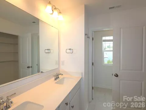Bath - 1414 Bucknell St, Wingate, NC 28174 photo 2 of 3