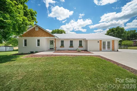 97 Paul Holland Rd, Canton, NC 28716