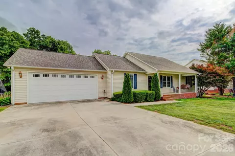 4671 Garys Pl, Crouse, NC 28033