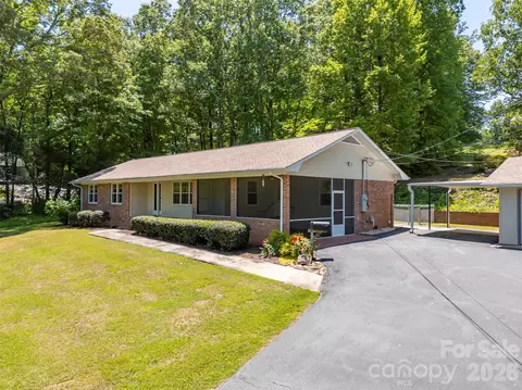 113 Chestnut Rd, Landrum, SC 29356