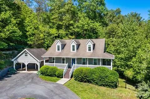 215 Butternut Ln, Leicester, NC 28748