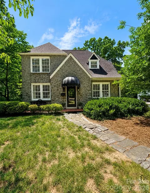 1211 S Belvedere Ave, Gastonia, NC 28054