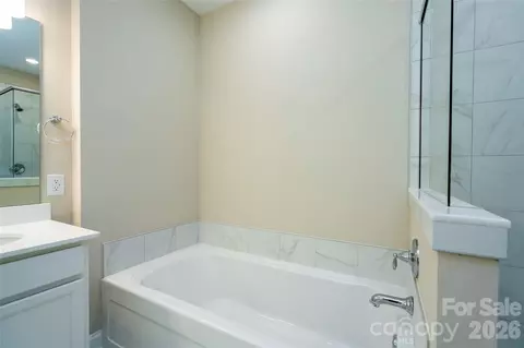 Bath - 3004 Buffet Ln, Monroe, NC 28110 photo 2 of 6