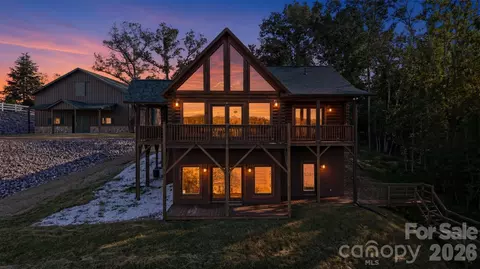 318 Heron Point Dr, Wilkesboro, NC 28697