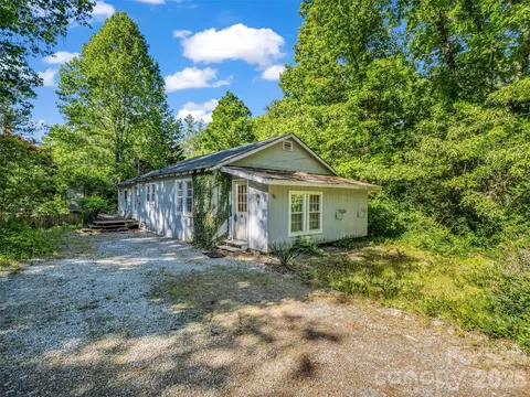 315 Alabama Ave, Hendersonville, NC 28739