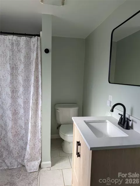 Bath - 3462 Roberta Rd, Concord, NC 28027 photo 2 of 3