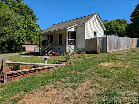 3462 Roberta Rd, Concord, NC 28027
