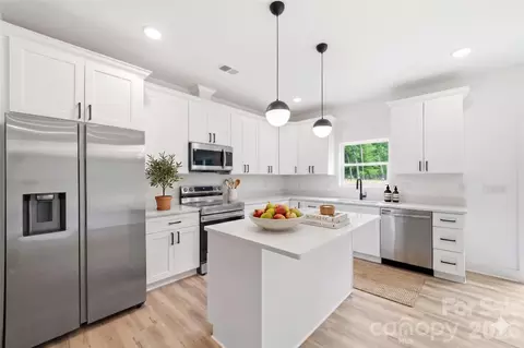 3272 Fairview Dr, Gastonia, NC 28052