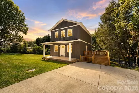 1135 Apple Ln, Granite Falls, NC 28630