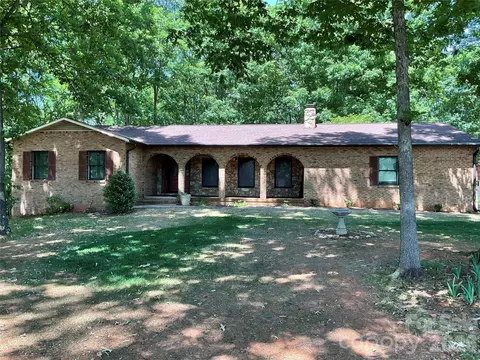 4474 Hall Dairy Rd, Claremont, NC 28610