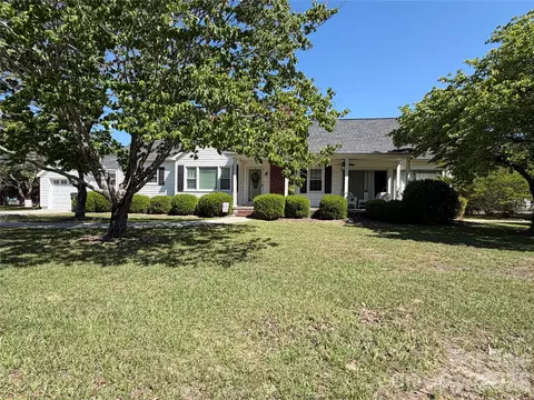 202 W Stevens Dr, Kershaw, SC 29067