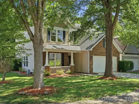 10094 Paisley Dr, Charlotte, NC 28269