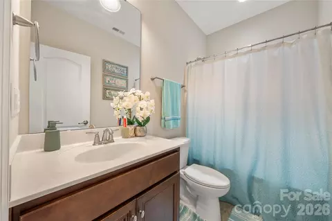 Bath - 17726 Morehampton Ave, Cornelius, NC 28031 photo 2 of 2