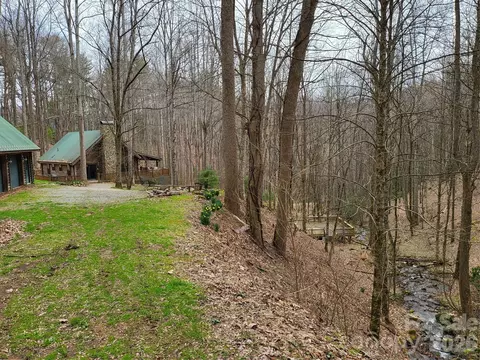 682 Rock House Rd, Hot Springs, NC 28743
