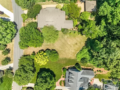 3137 Fairfax Dr, Charlotte, NC 28209
