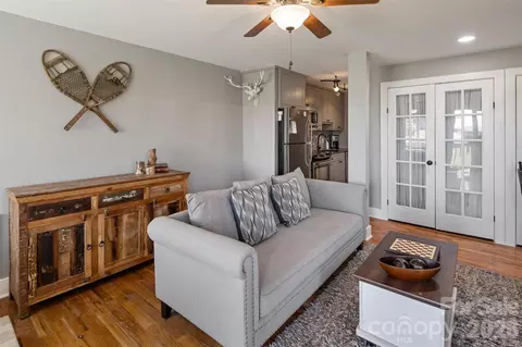 301 Pinnacle Inn 4103 Rd #4103, Beech Mountain, NC 28604