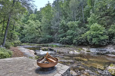 408 Stone River Dr, Traphill, NC 28685