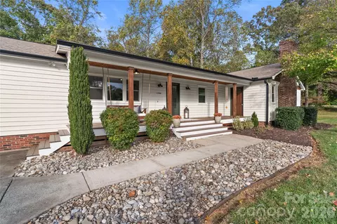 1335 Blacksnake Rd, Stanley, NC 28164