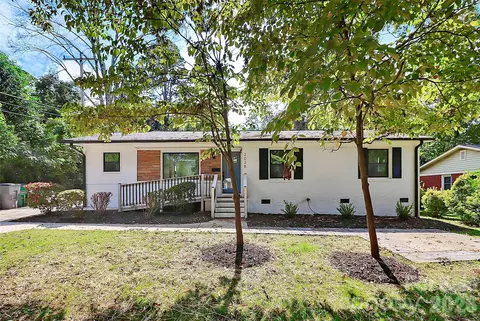 2038 Sandhurst Dr, Charlotte, NC 28205