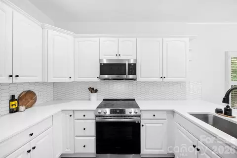 Kitchen - 21012 Entrada Dr, Cornelius, NC 28031 photo 1 of 3
