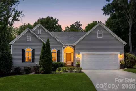 21012 Entrada Dr, Cornelius, NC 28031