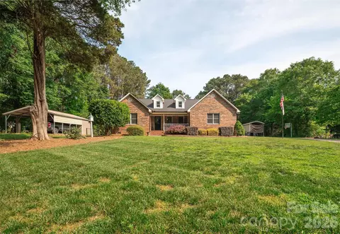 1240 Petes Rd, Lincolnton, NC 28092