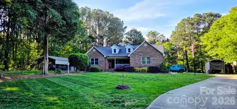 1240 Petes Rd, Lincolnton, NC 28092