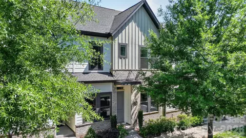 6318 Southgrove St, Charlotte, NC 28277