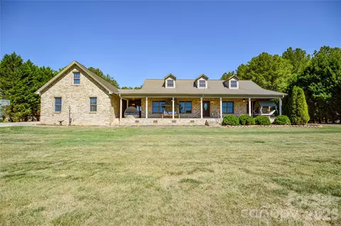 365 Wildlife Club Ln, Taylorsville, NC 28681