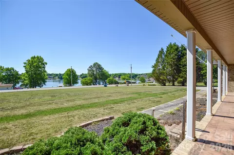365 Wildlife Club Ln, Taylorsville, NC 28681