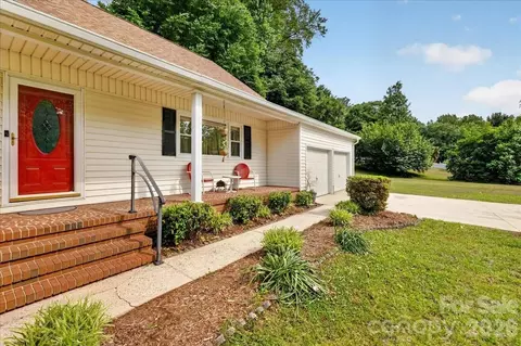 1303 Wildwood Dr, Kannapolis, NC 28081