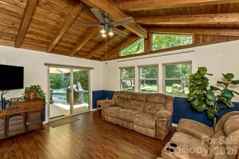 29 S Greenwood Forest Dr, Etowah, NC 28729