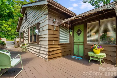 121 Ohara Cir, Hendersonville, NC 28739