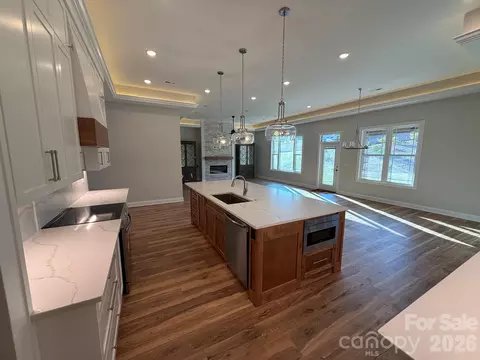 Kitchen - 4559 Holly Ne Cir NE, Conover, NC 28613 photo 3 of 4