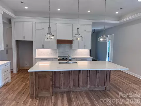 Kitchen - 4559 Holly Ne Cir NE, Conover, NC 28613 photo 2 of 4
