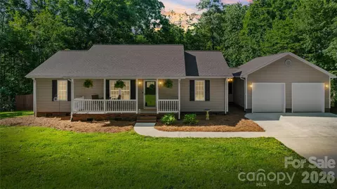39328 Holly Ridge Rd, New London, NC 28127