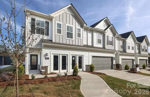 2007 Bayou Trace Dr, Charlotte, NC 28262