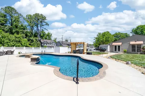 2402 Malotte Ln, Gastonia, NC 28054