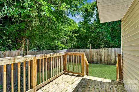 1824 Double Oaks Rd, Charlotte, NC 28206