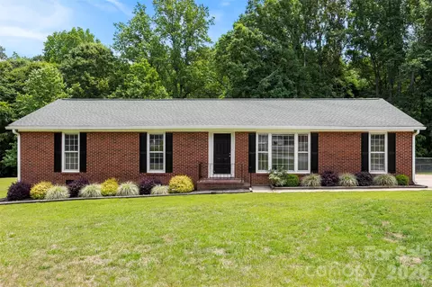 22 Forest Hill Rd, Belmont, NC 28012