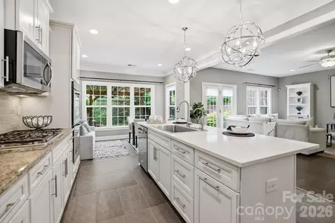 5109 Pansley Dr, Charlotte, NC 28226