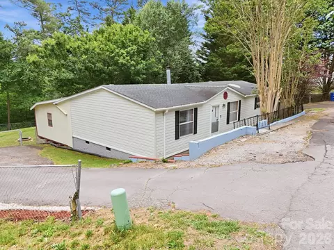405 Gray Ct, Asheville, NC 28806