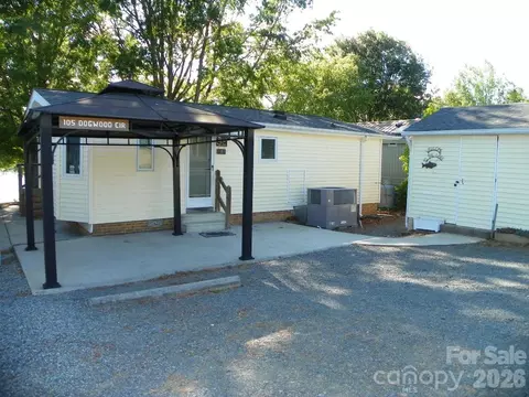 105 Dogwood Cir, New London, NC 28127