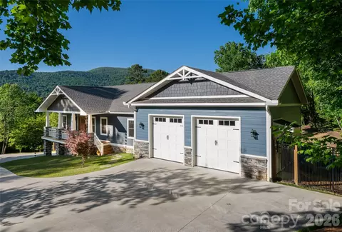 Exterior - 46 Nuthatch Ct, Fairview, NC 28730 photo 9 of 9