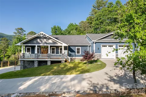 46 Nuthatch Ct, Fairview, NC 28730