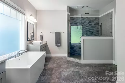 Bath - 46 Nuthatch Ct, Fairview, NC 28730 photo 1 of 4