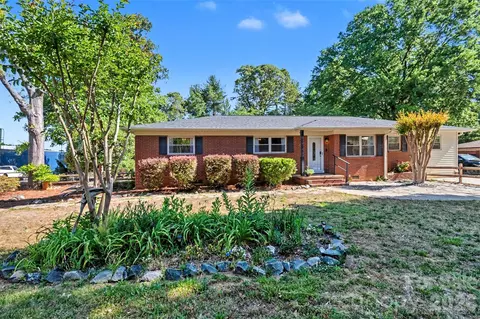 738 Edgemoor Dr, Mooresville, NC 28115