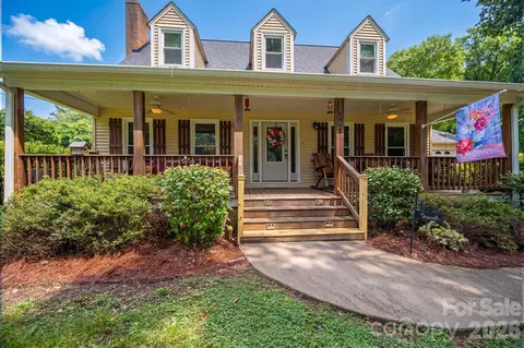 2402 Elmwood Cir, Dallas, NC 28034